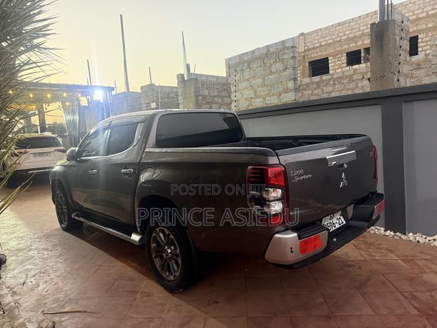 Mitsubishi L200 Sportero 2.4 Diesel 2021 Brown