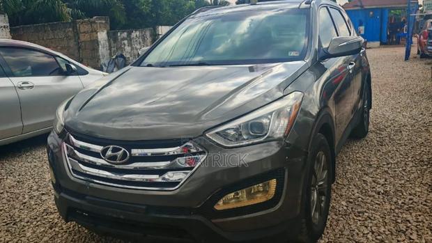Hyundai Santa Fe Limited 4dr SUV AWD (3.3L 6cyl 6A) 2014 Gray
