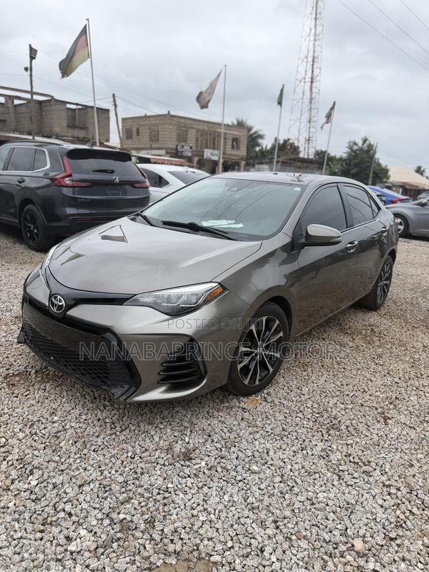 Toyota Corolla SE Special Edition 4dr Sedan (1.8L 4cyl CVT) 2017 Gray
