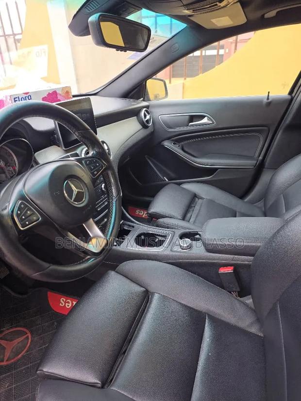 Mercedes-Benz GLA 250 2016 Black