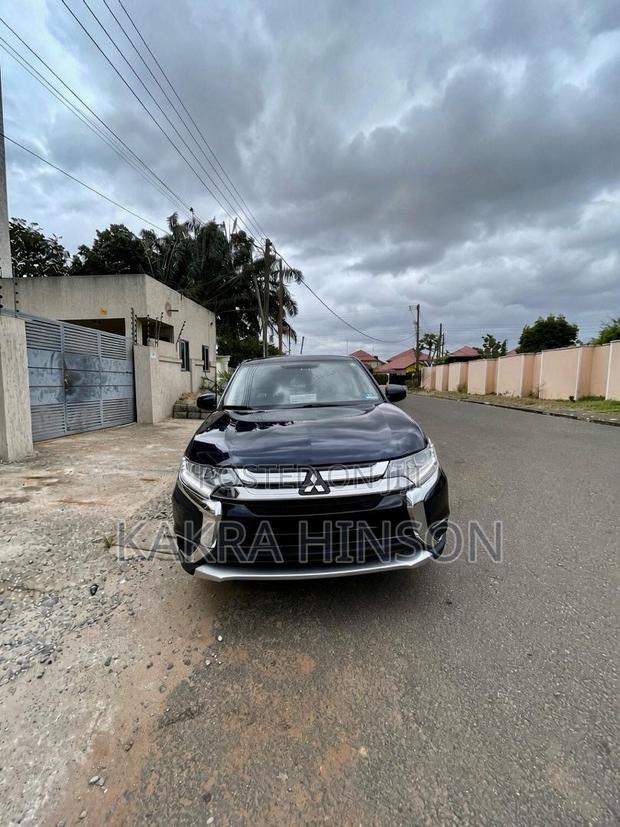 Mitsubishi Outlander 2018 Blue