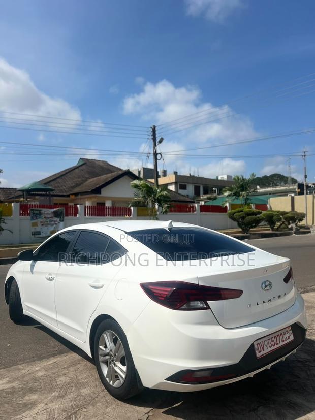 Hyundai Elantra Limited 2020 White