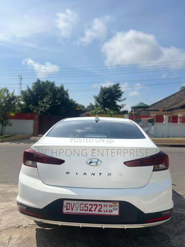 Hyundai Elantra Limited 2020 White
