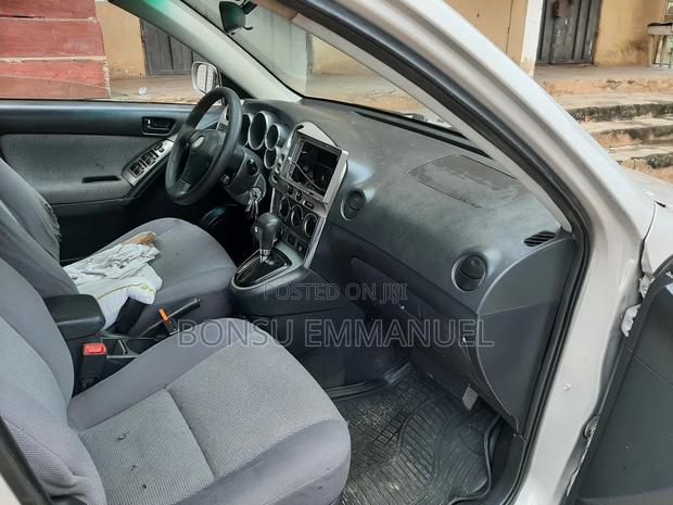 Pontiac Vibe 2006 Brown