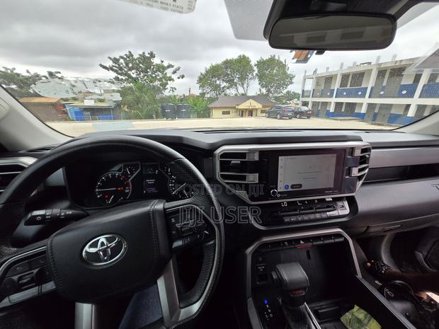 Toyota Tundra SR5 2022 Gray