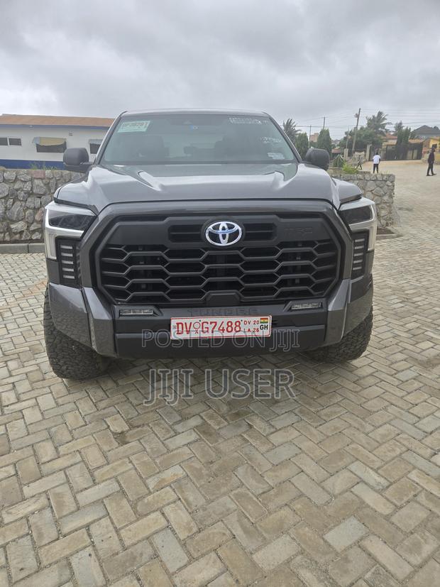 Toyota Tundra SR5 2022 Gray