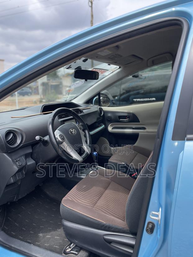 Toyota Aqua 2013 Blue