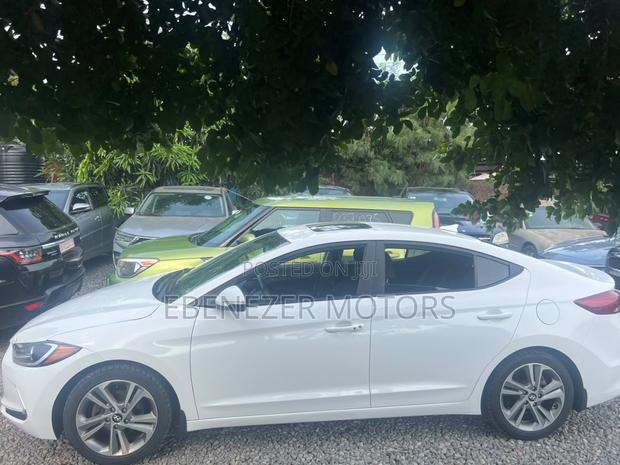 Hyundai Elantra 2017 White