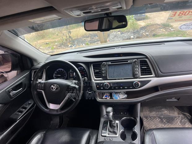Toyota Highlander Limited V6 4x4 (3.5L 6cyl 6A) 2016 Red