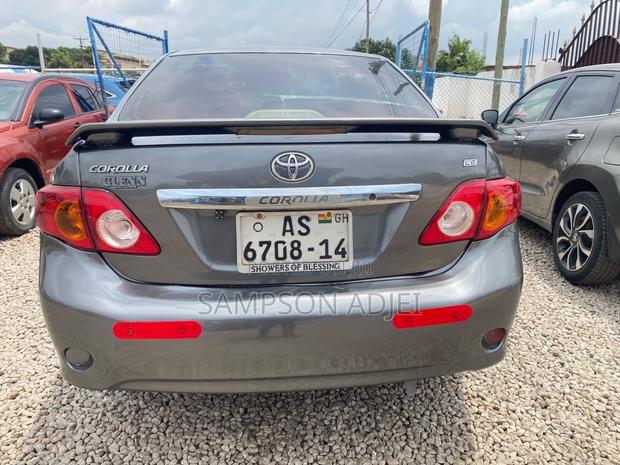 Toyota Corolla 2009 Gray