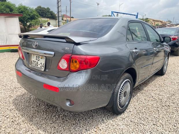 Toyota Corolla 2009 Gray