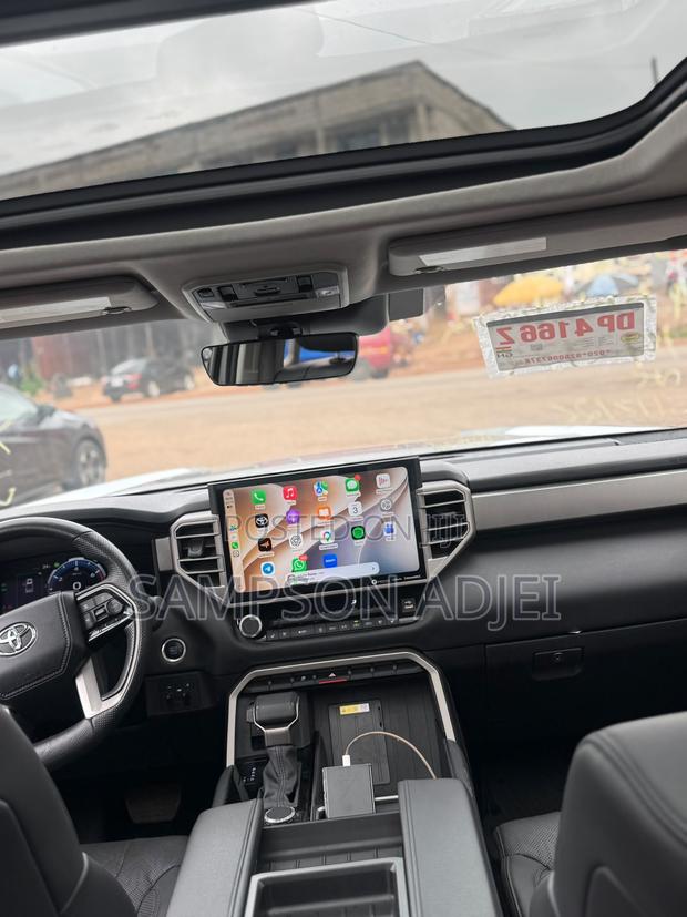 Toyota Tundra 2024 Silver