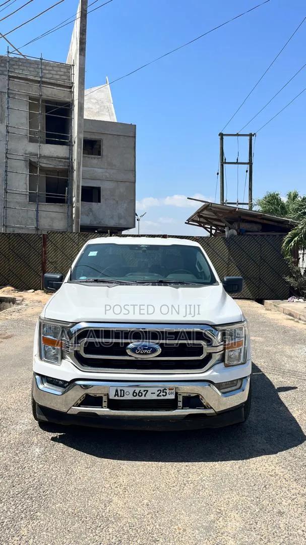 Ford F-150 LARIAT 2022 White