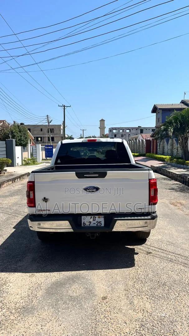 Ford F-150 LARIAT 2022 White