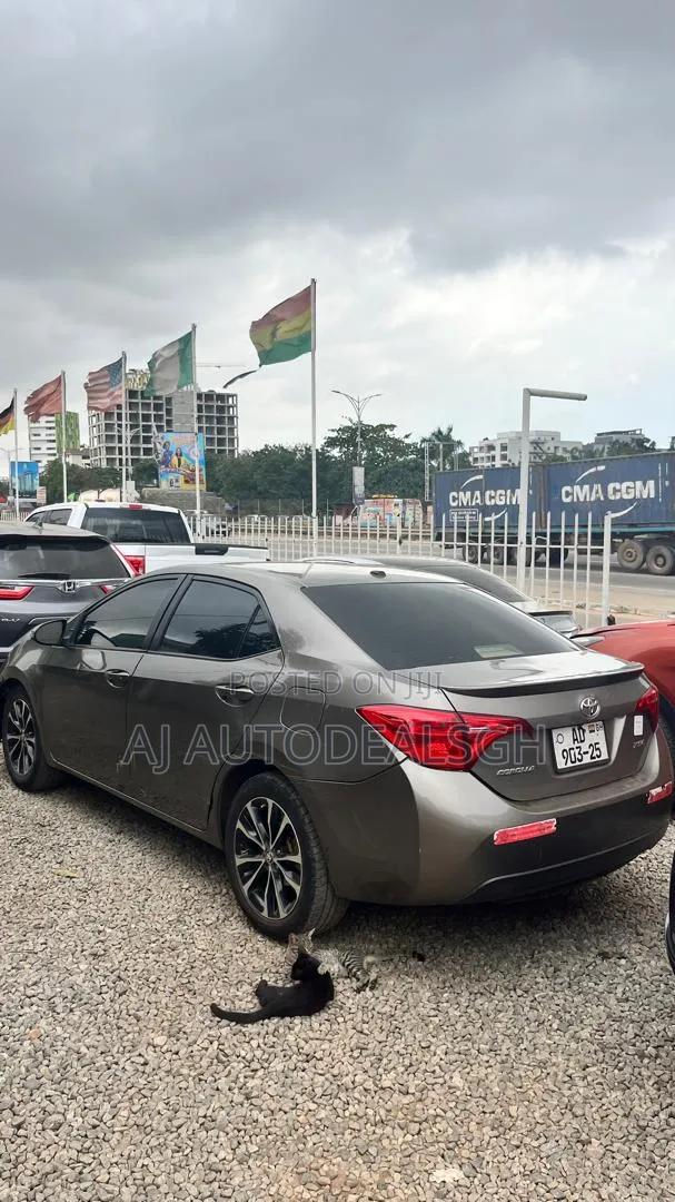 Toyota Corolla XSE (1.8L 4cyl 2A) 2019 Gray
