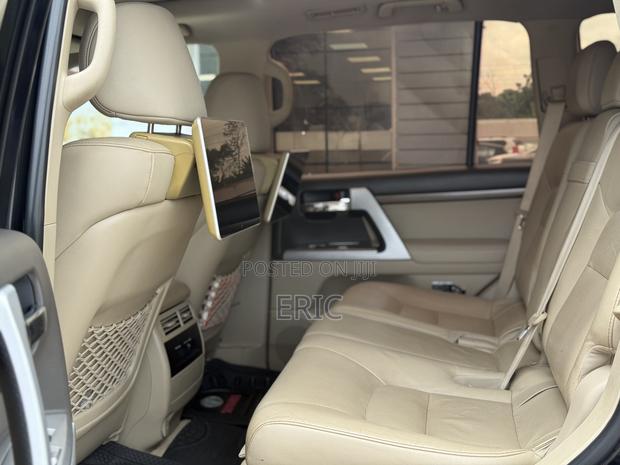 Toyota Land Cruiser 4.5 V8 GXR 2021 Black