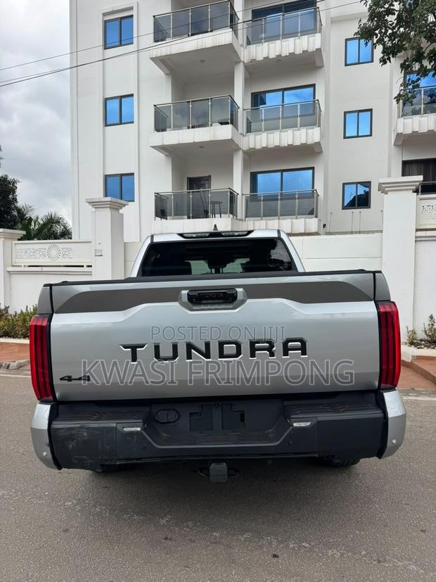 Toyota Tundra Limited CrewMax 6.5' Bed 2024 Silver