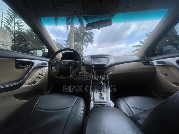 Hyundai Elantra Limited Sedan FWD (1.8L 4cyl 6A) 2013 Red