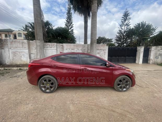 Hyundai Elantra Limited Sedan FWD (1.8L 4cyl 6A) 2013 Red
