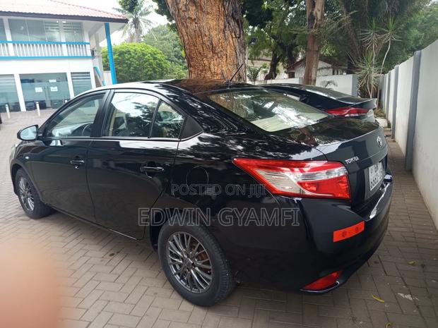 Toyota Yaris 2013 Black