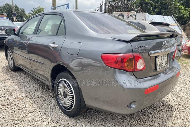 Toyota Corolla LE 4dr Sedan (1.8L 4cyl 4A) 2010 Gray