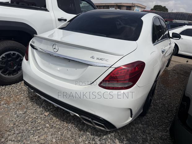 Mercedes-Benz C300 Luxury Sedan RWD (2.0L 4cyl 7A) 2017 White