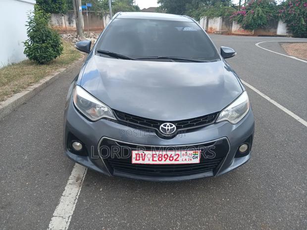 Toyota Corolla S 4dr Sedan (1.8L 4cyl CVT) 2015 Gray