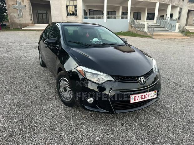 Toyota Corolla 2016 Black