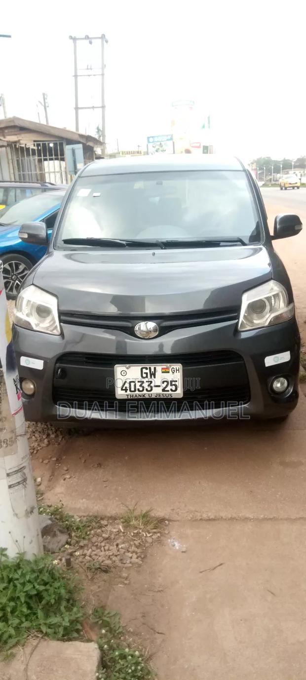 Toyota Sienta 1.5 AWD 2013