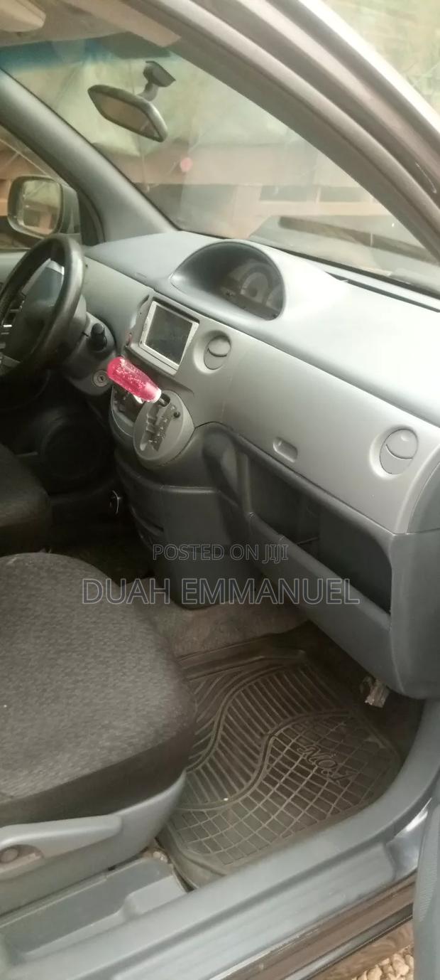 Toyota Sienta 1.5 AWD 2013