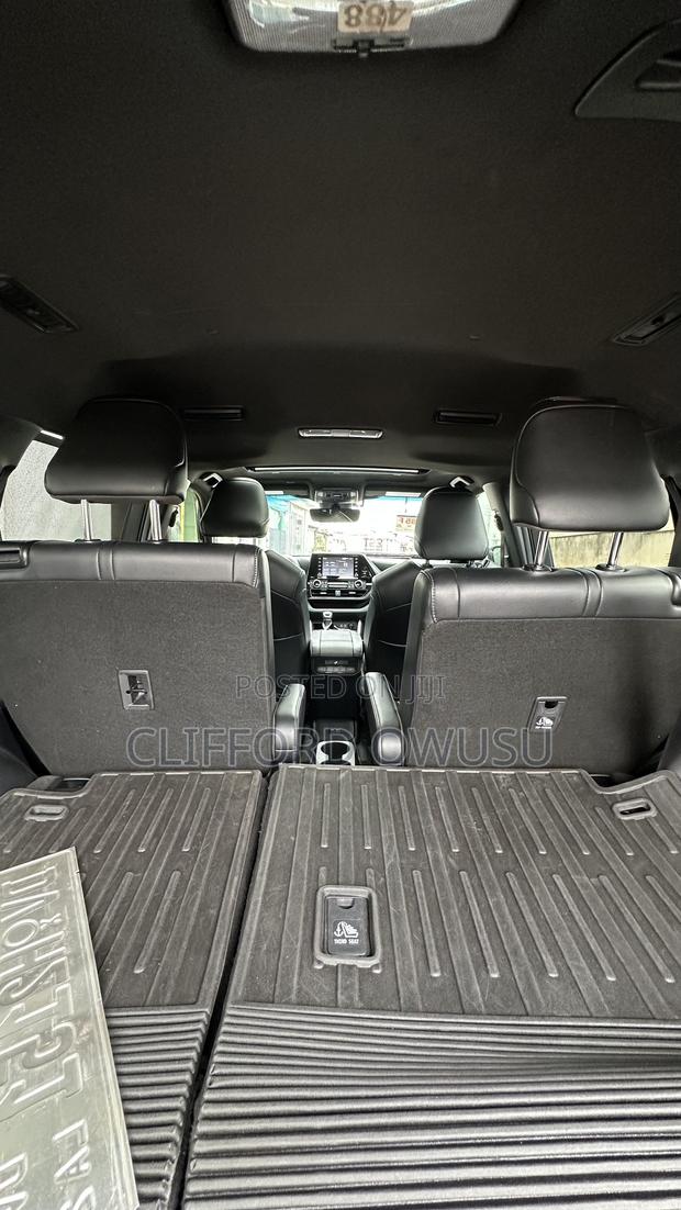 Toyota Highlander XSE 2022 Gray