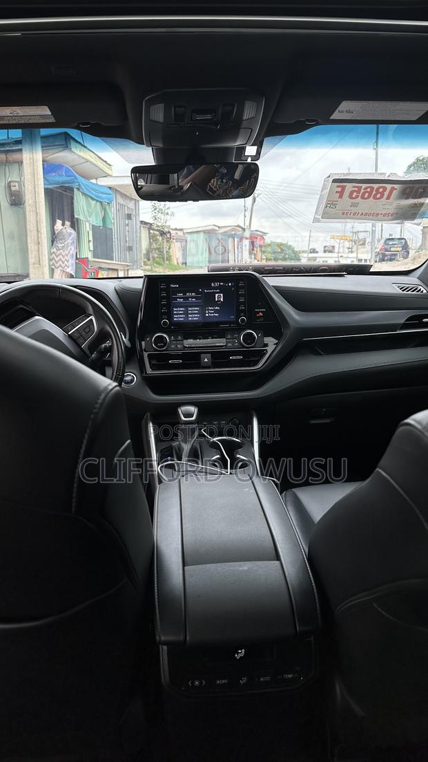 Toyota Highlander XSE 2022 Gray