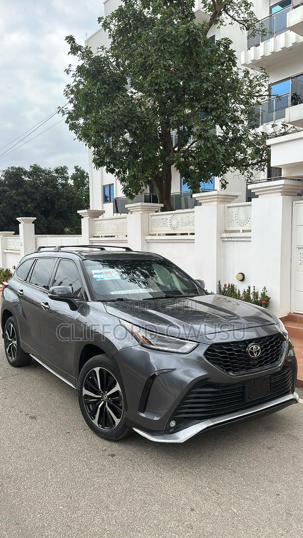 Toyota Highlander XSE 2022 Gray