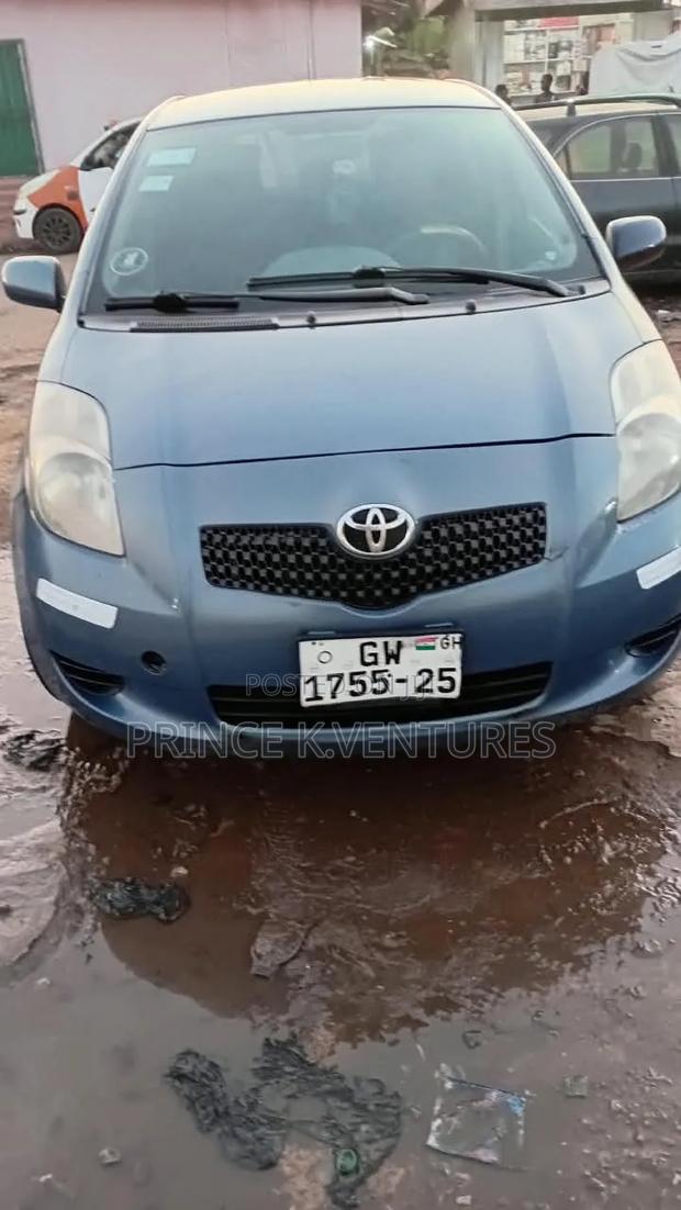 Toyota Yaris 2010 Blue