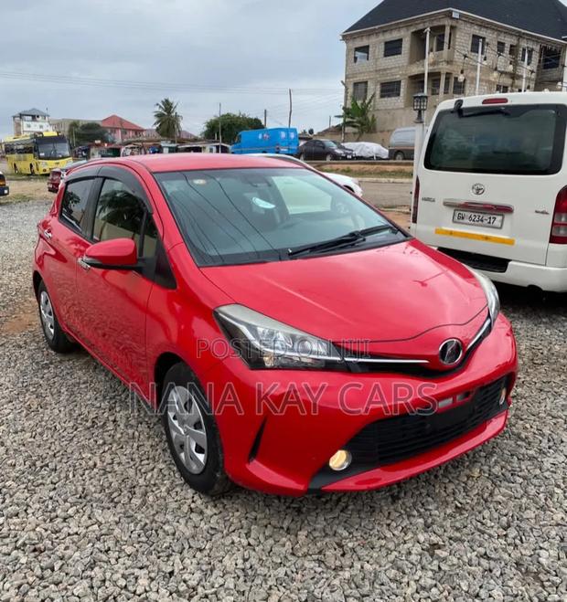 Toyota Vitz 1.3 AWD 5dr 2016 Red