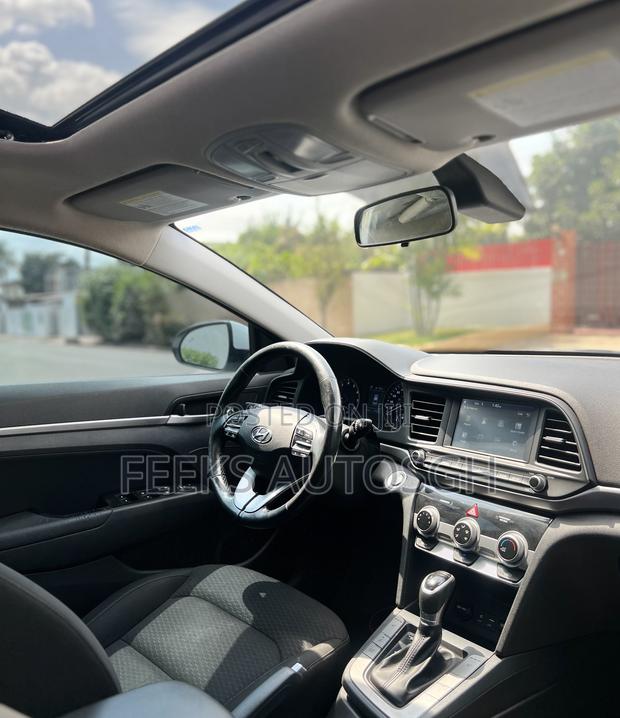 Hyundai Elantra Limited 2020 White