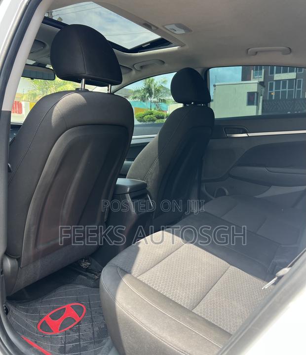 Hyundai Elantra Limited 2020 White