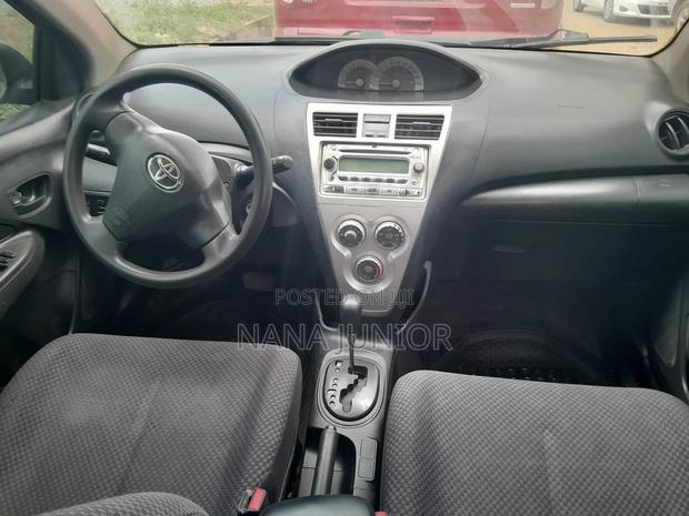 Toyota Yaris 2010 Blue