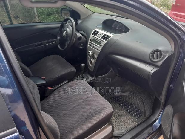 Toyota Yaris 2010 Blue
