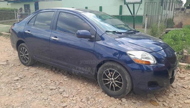 Toyota Yaris 2010 Blue