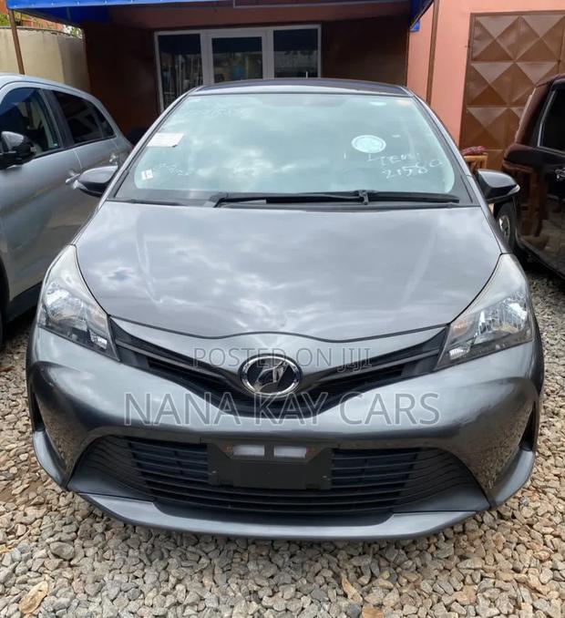 Toyota Vitz 1.3 AWD 5dr 2015 Gray