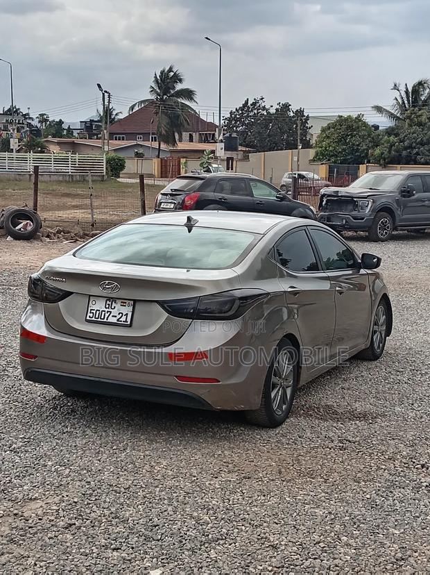 Hyundai Elantra Limited Sedan FWD (1.8L 4cyl 6A) 2013