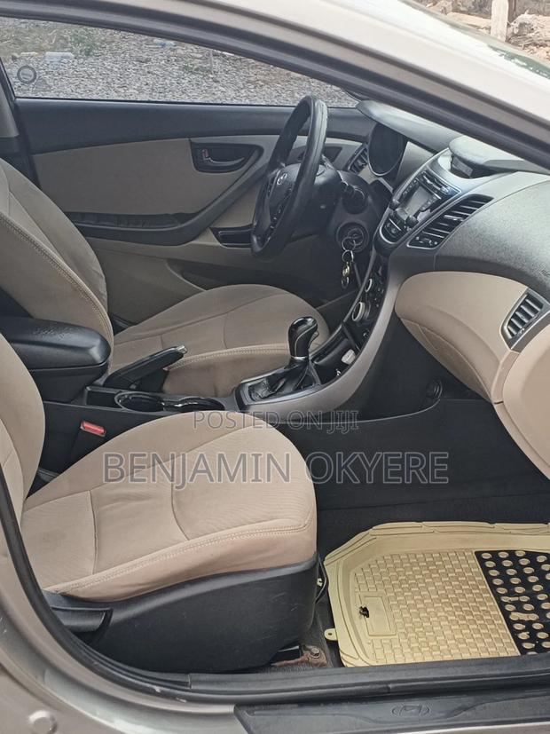 Hyundai Elantra 2014 Brown