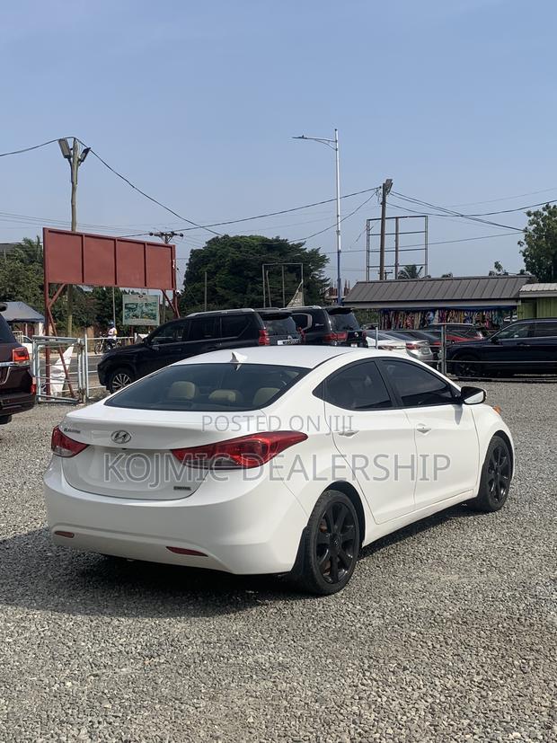 Hyundai Elantra 2012 White