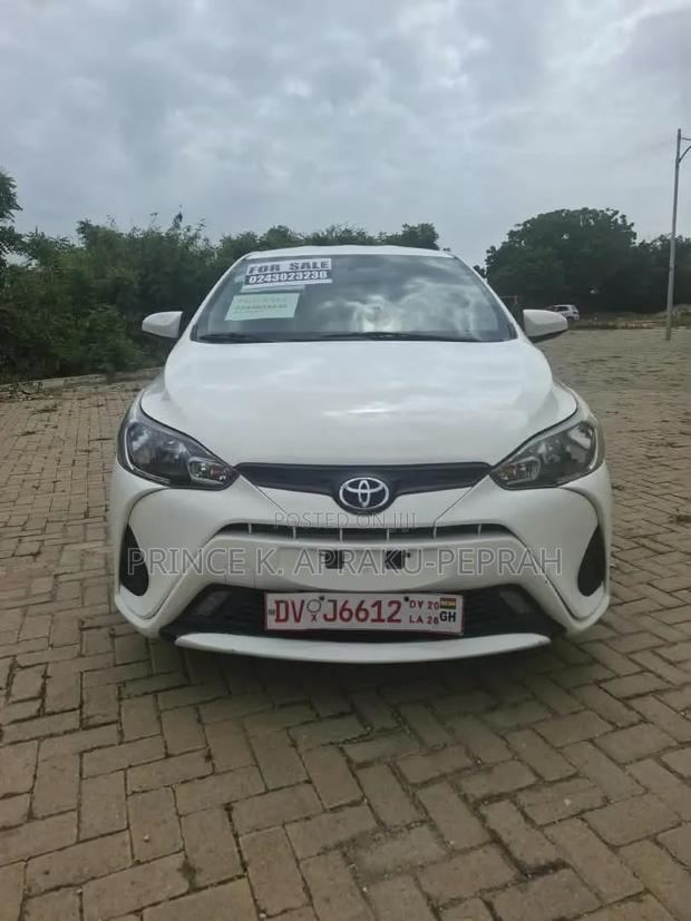Toyota Yaris 2018 White