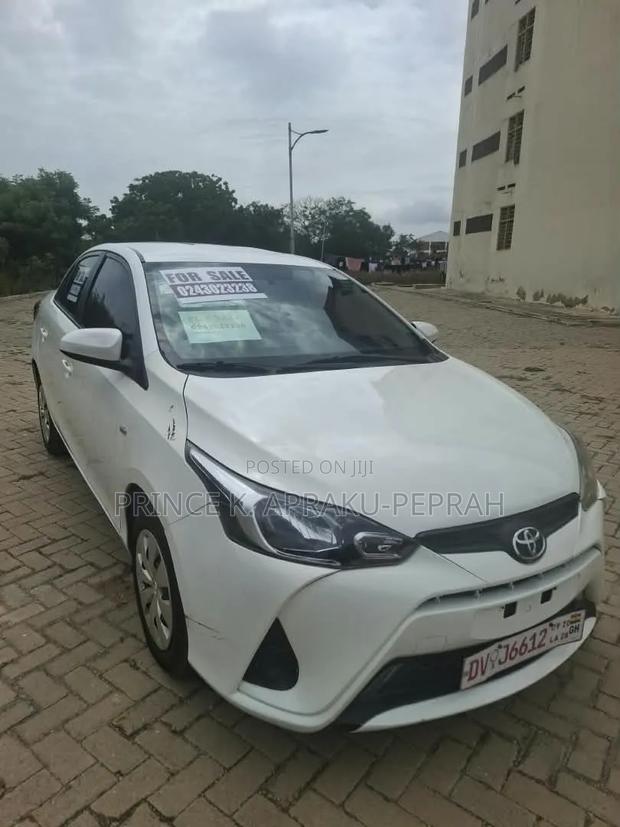 Toyota Yaris 2018 White