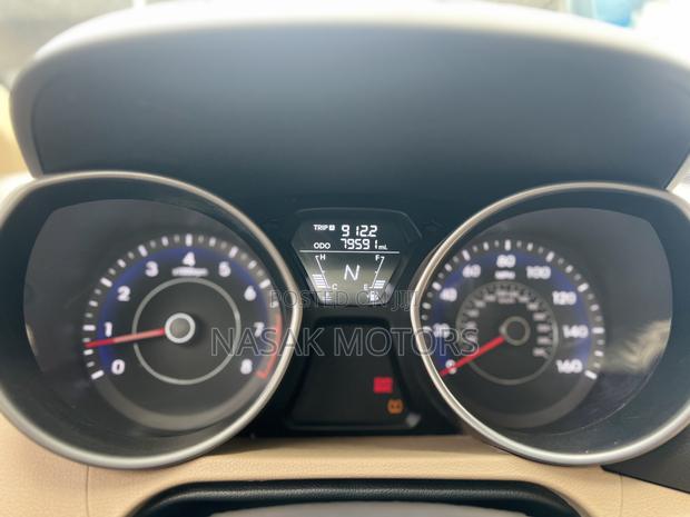 Hyundai Elantra Limited 2012 White