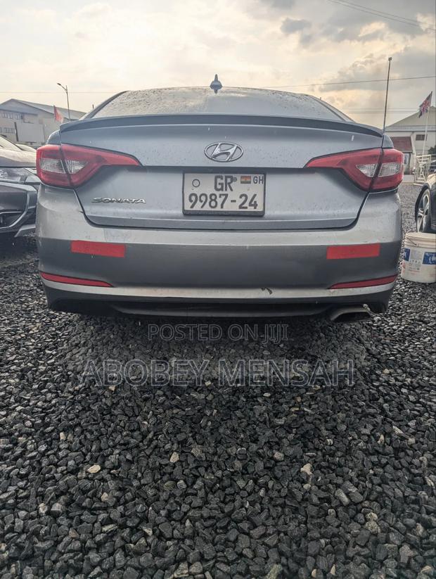 Hyundai Sonata Base Sedan FWD (2.4L 4cyl 6A) 2016 Gray