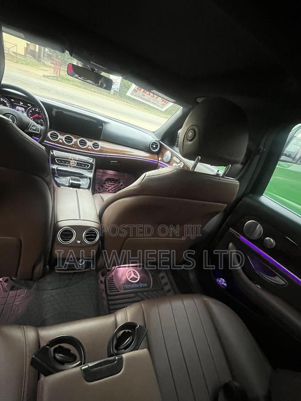 Mercedes-Benz E300 2018 Blue