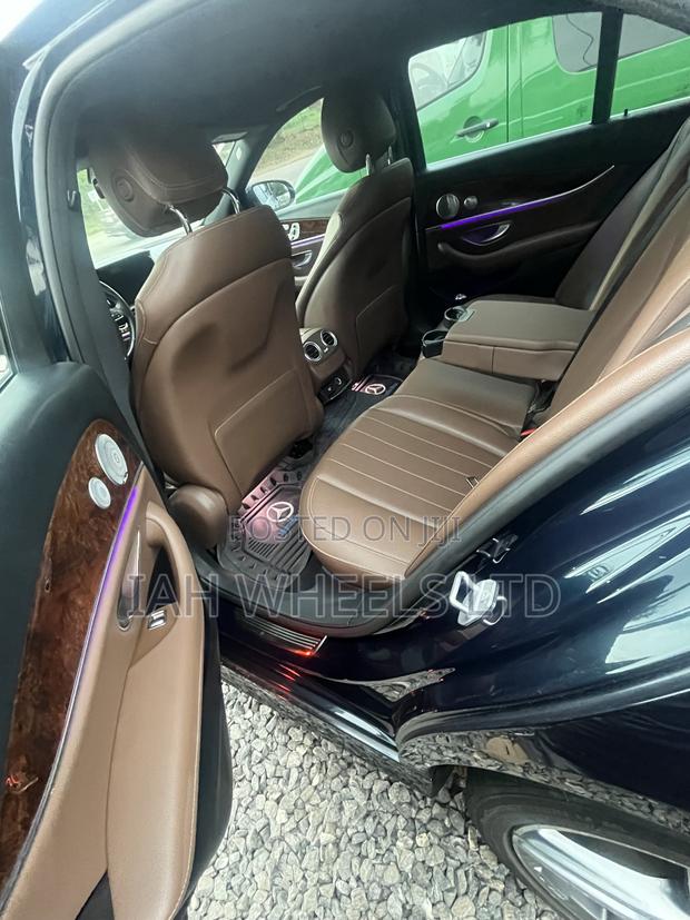 Mercedes-Benz E300 2018 Blue